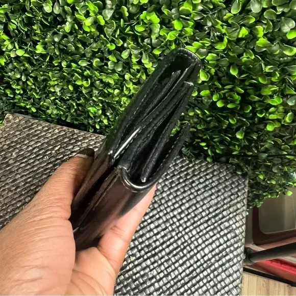 GUCCI | Galaxy Wallet - Picture 9 of 13